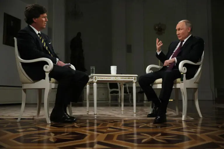 Vladimir Putin e Tucker Carlson