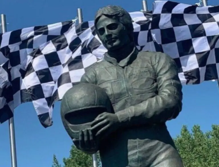 Gilles Villeneuve statua