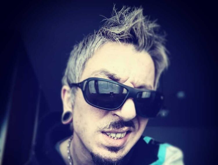 Corpo carbonizzato in un camper in Francia, morto il rapper terlizzese Davide Biscotti