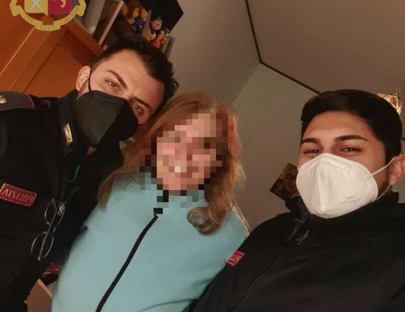 Aiutano donna ipovedente, la Questura di Roma ringrazia gli agenti di Polizia. “Abbiamo fatto il nostro dovere”