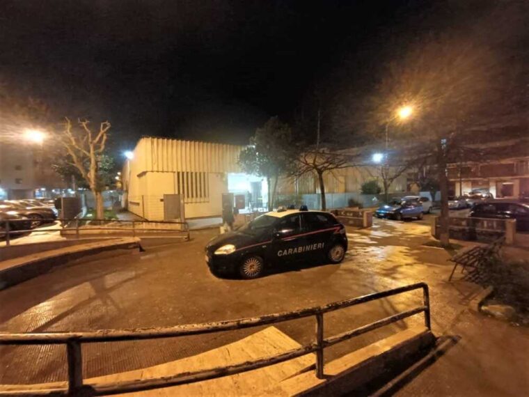 Incappucciati e con la pistola, rapinano l’ufficio postale di Terlizzi: è caccia ai malviventi