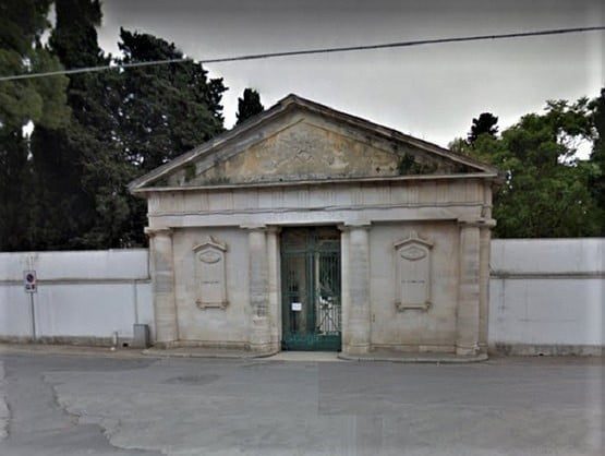 Furto shock nel cimitero di Bitonto: rubano sette quintali di rame. Lavori sospesi