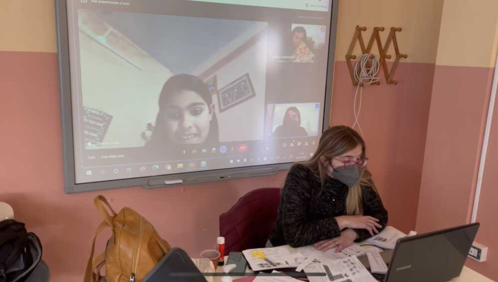 Dall’India a Santeramo, a lezione in didattica a distanza: la storia della piccola Japneet