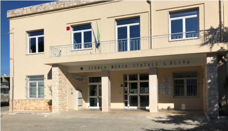 Locorotondo, il Comune rischia di perdere 4,4 milioni per ristrutturare una scuola: è polemica