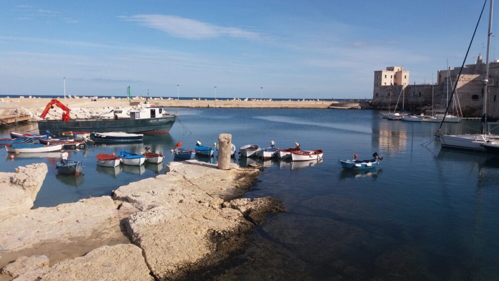 Via le barche dal porto di Giovinazzo entro il 23 maggio, è scontro tra sindaco e Capitaneria