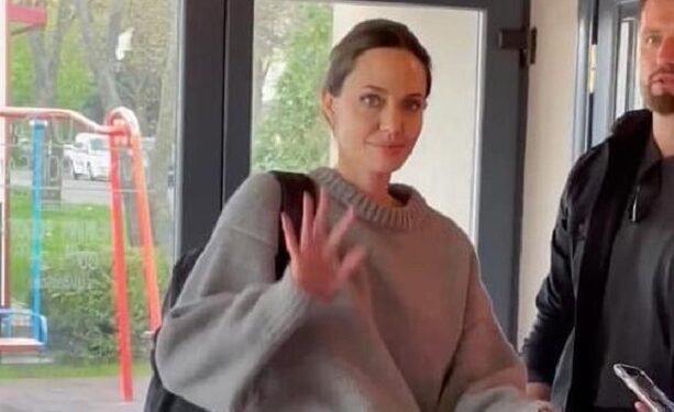 FOTO ANSA - ANGELINA  JOLIE IN VISITA A LEOPOLI