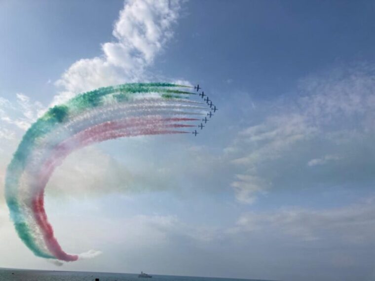 Frecce Tricolori, i cieli di Giovinazzo e Molfetta si tingono di verde, bianco e rosso. Oggi appuntamento a Bari