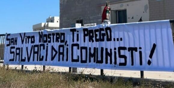 “San Vito salvaci dai comunisti”: l’appello sullo striscione per il ballottaggio a Polignano