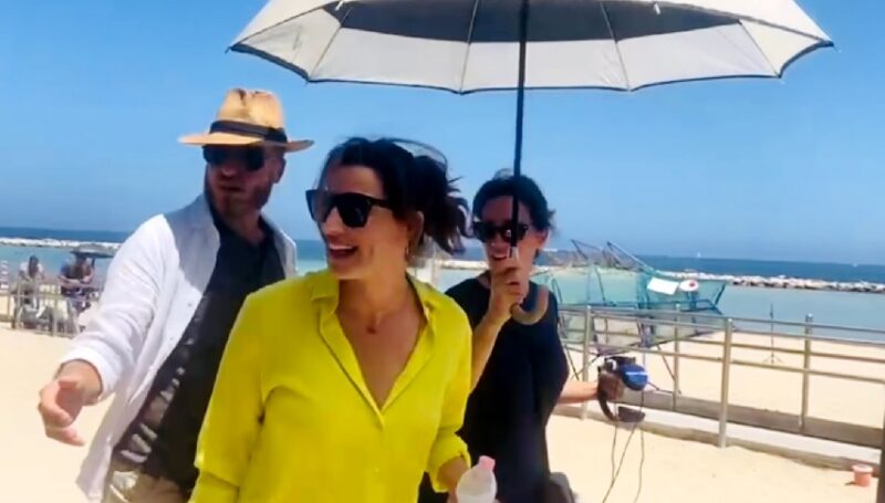 Bari, tutti pazzi per Lolita Lobosco: pioggia di selfie a Pane e Pomodoro – VIDEO