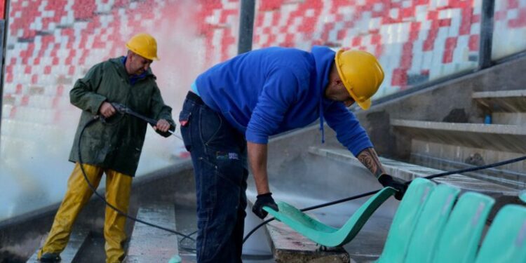 22 11 22 Avviati I Lavori Di Sostituzione Dei Seggiolini Della Tribuna Ovest Inferiore Dello Stadio San Nicola 2