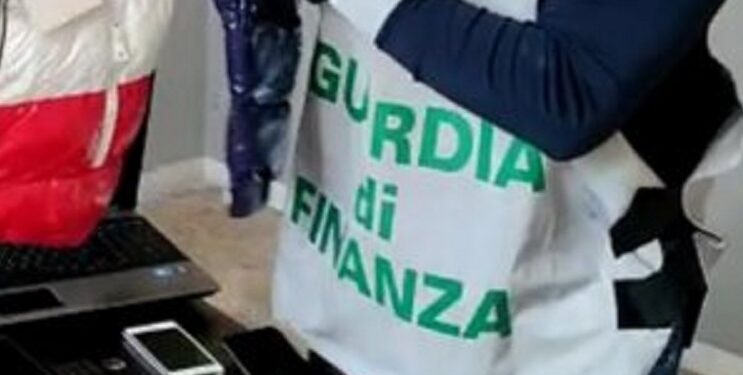 Foto Contraffazione On Line 2