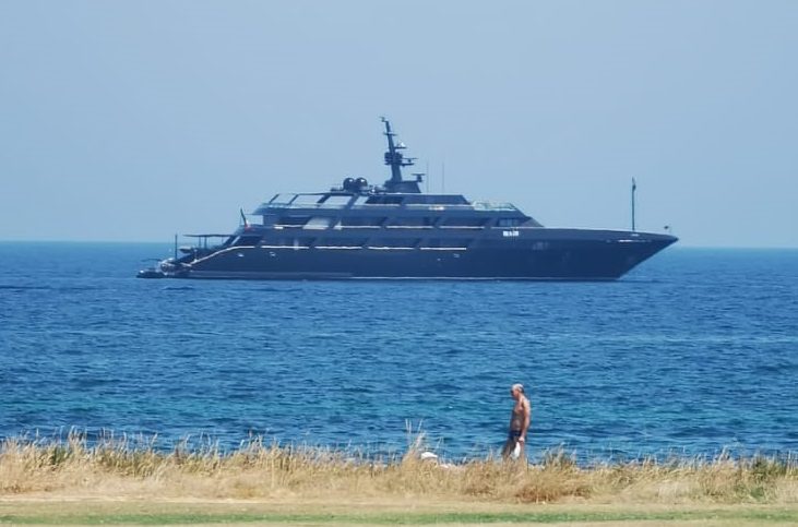 Da Gallipoli a Savelletri il mega yacht di Armani in Puglia