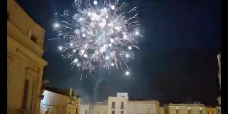Capodanno A Bari, Ordinanza Non Rispettata: Botti Esplosi Per Oltre Un’ora Dopo La Mezzanotte – Video