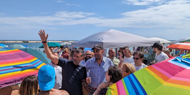 Vito Leccese Decaro Sul Waterfront Di San Girolamo 3