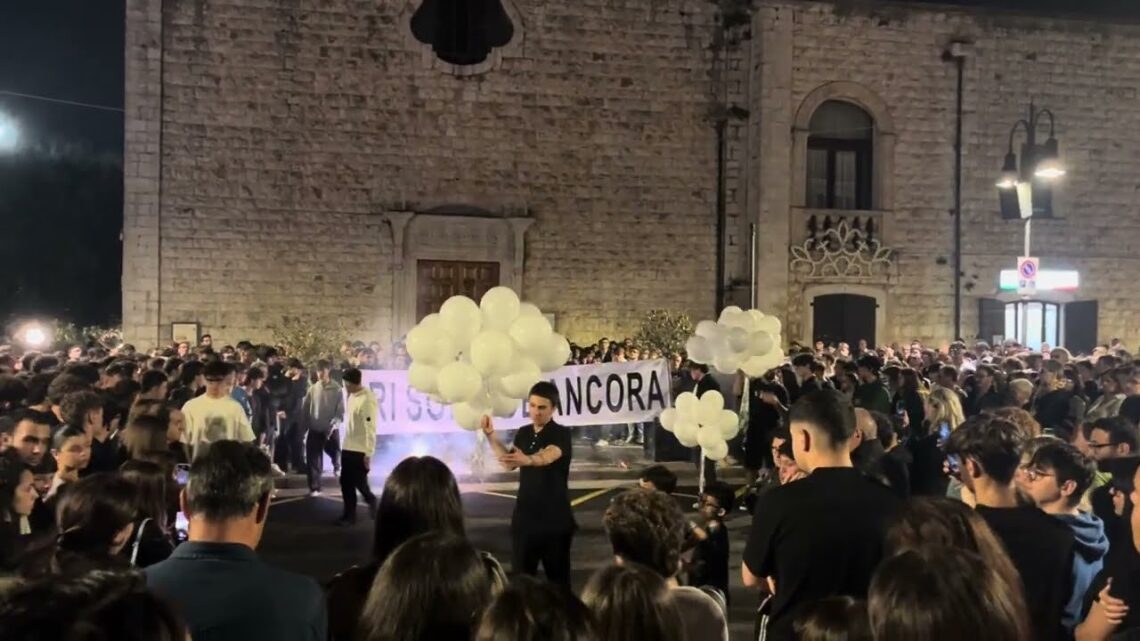 “cri Sorride Ancora”, L’addio Di Putignano Al 18enne Morto Nell’incidente Tra Castellana E Monopoli – Video E Foto