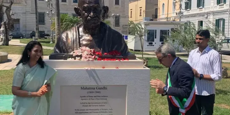 Ghandi Brindisi