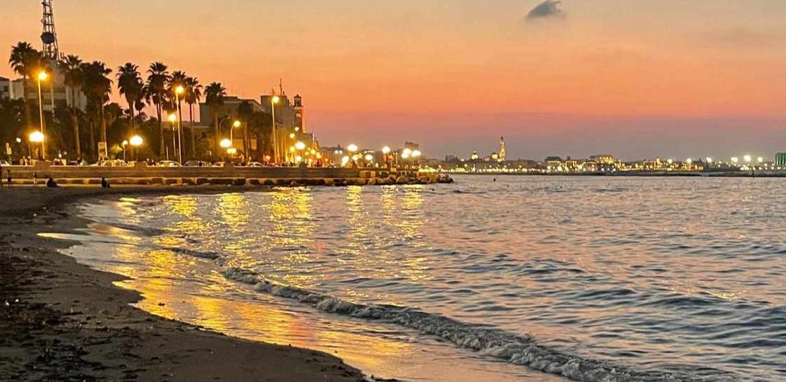 Bari Lungomare Mare Tramonto