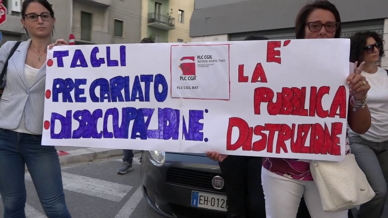 Insegnanti Precari In Protesta A Bari: “abbiamo Vinto Un Concorso Ma Per Il Ministero Siamo Trasparenti” – Video