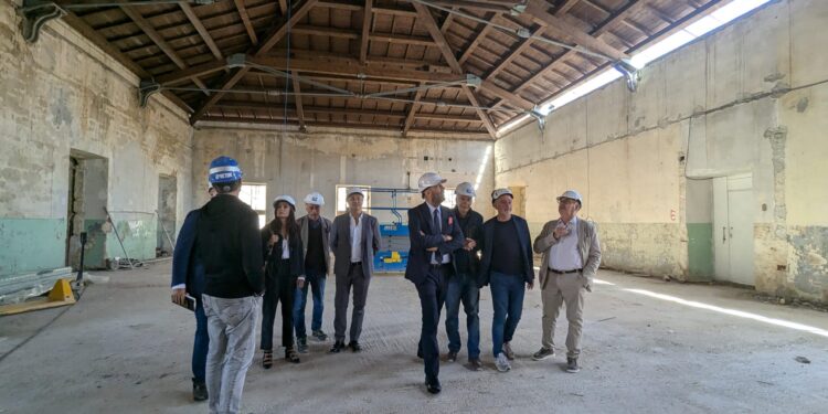 22 10 24 Stamattina Il Sopralluogo Del Sindaco Nel Cantiere Per La Nuova Sede Del Cnr Nella Ex Manifattura Dei Tabacchi 4