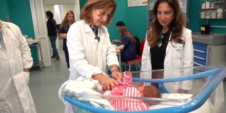 Bronchiolite, Ecco Gli Anticorpi Monoclonali Contro Il Virus: La Dose Ai Nuovi Nati è Libera E Gratuita – Video
