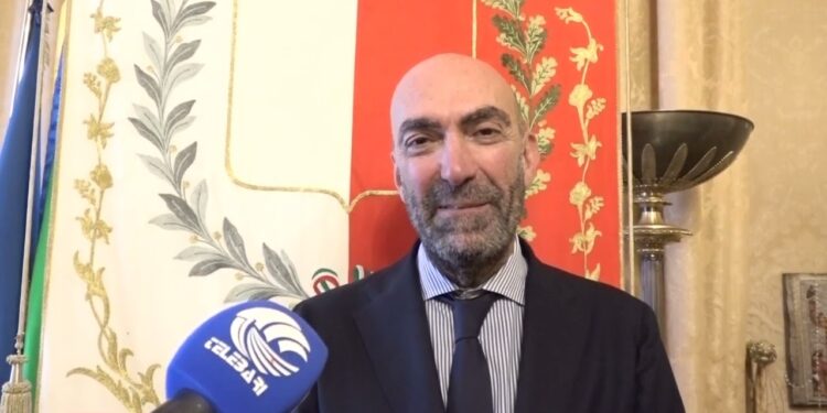 Natale, Gli Auguri Di Vito Leccese E Michele Emiliano: “serenità E Speranza Per Bari E La Puglia” – Video