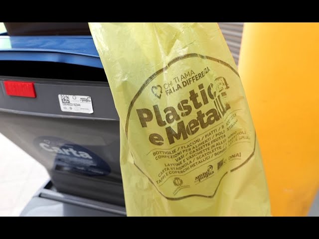 Più Porta A Porta, L’operatore Di Quartiere E I Cassonetti Smart: Il 2024 Di Amiu Tra Sfide E Cambiamenti – Video