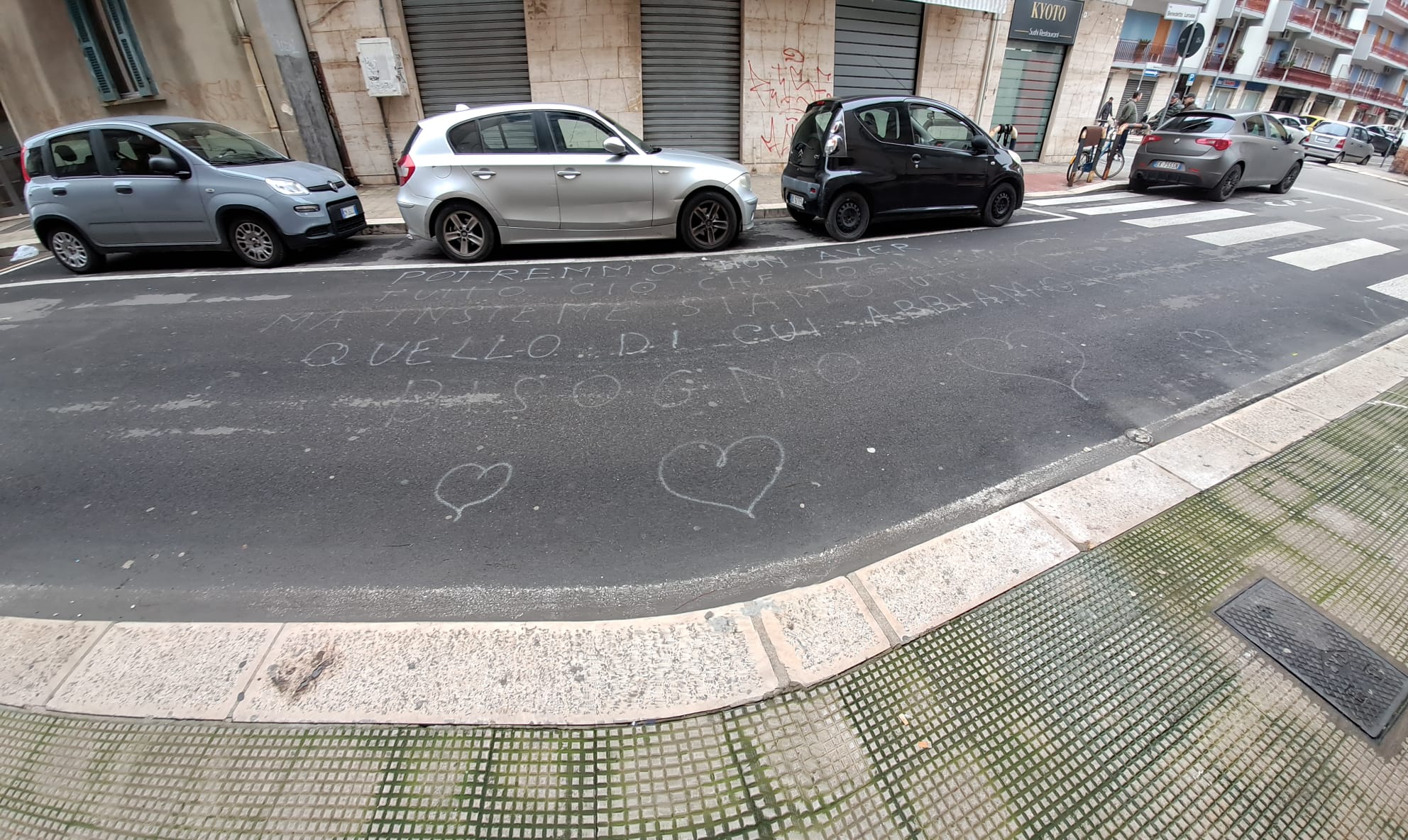 scritte amore via Lorusso