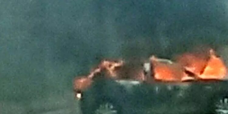 Auto In Fiamme